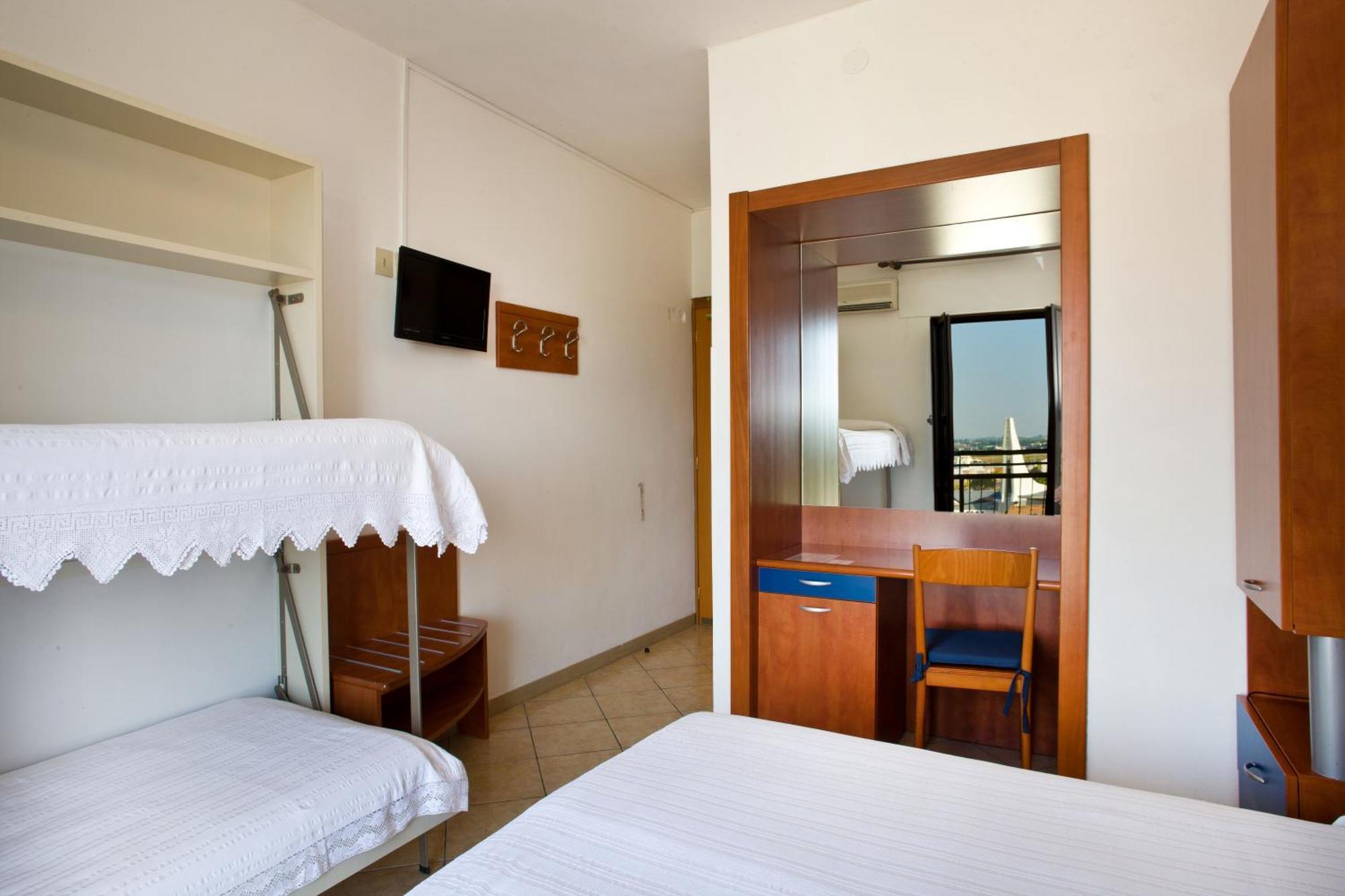 Hotel Frank Lido di Jesolo Rum bild