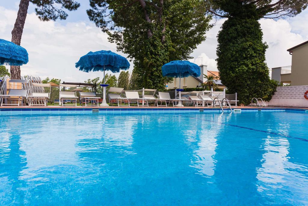 Hotel Frank Lido di Jesolo Exteriör bild